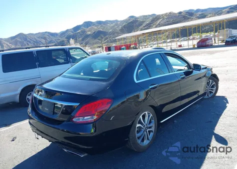 2018 Mercedes-Benz C 300 из США, поврежденный, VIN 55SWF4JB3JU268543